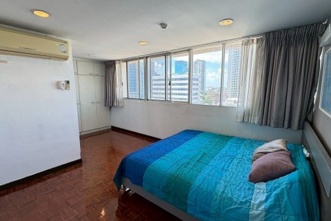 Condominio de 2 dormitorios en Watthana, Bangkok, Tailandia № 136183 - foto 14