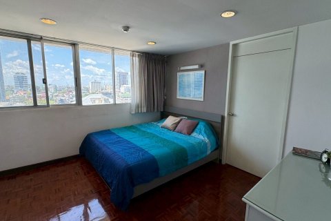 Condominio de 2 dormitorios en Watthana, Bangkok, Tailandia № 136183 - foto 12