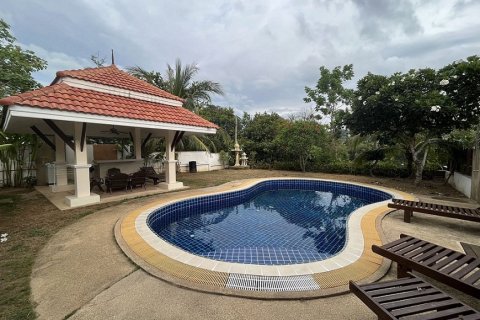 Chalet de 4 dormitorios en Ko Samui, Tailandia № 180143 - foto 14