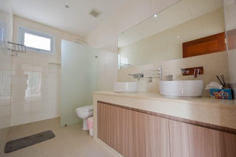 Chalet de 6 dormitorios en Ko Samui, Tailandia № 180138 - foto 10