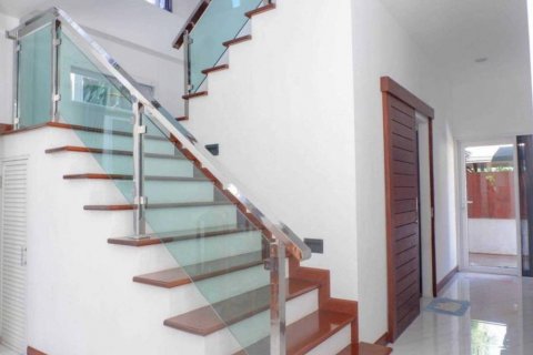 Chalet de 4 dormitorios en Phuket, Tailandia № 114214 - foto 7