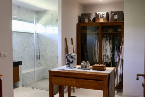 Chalet de 5 dormitorios en Phuket, Tailandia № 114213 - foto 9