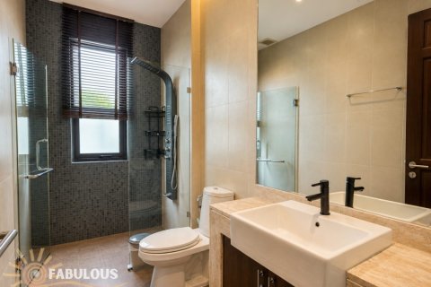 Villa in Bang Tao, Thailand 3 Schlafzimmer № 179196 - Foto 16