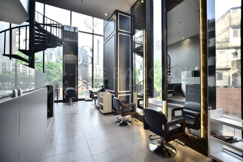 Commercial property in Bangkok, Thailand 178 sq.m. № 189739