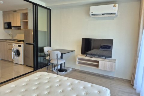 Apartamento de 2 habitaciones en Pattaya, Tailandia № 205774 - foto 5