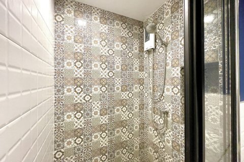 Apartamento de 2 habitaciones en Pattaya, Tailandia № 205776 - foto 6