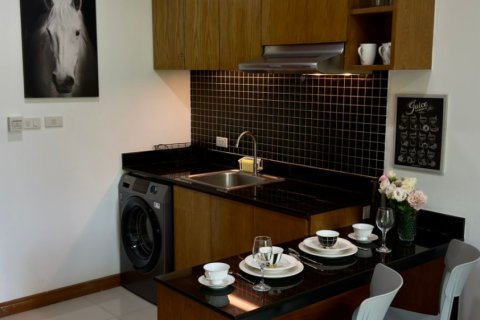 Apartamento de 2 habitaciones en Pattaya, Tailandia № 205772 - foto 3