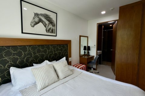 Apartamento de 2 habitaciones en Pattaya, Tailandia № 205772 - foto 4