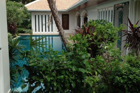 Chalet de 6 dormitorios en Pattaya, Tailandia № 161840