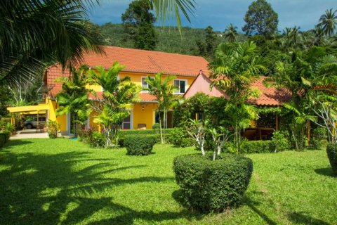Hôtel à Ko Samui, Thaïlande 394 m2 № 180170