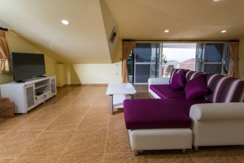 Chalet de 4 dormitorios en Ko Samui, Tailandia № 180169 - foto 11