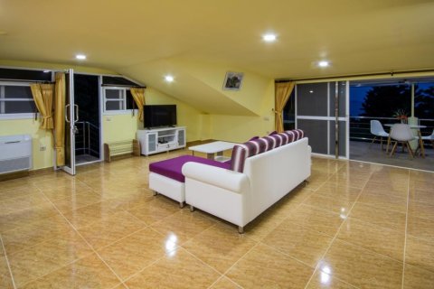 Chalet de 4 dormitorios en Ko Samui, Tailandia № 180169 - foto 16