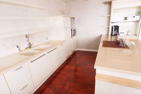 Condominio de 4 dormitorios en Watthana, Bangkok, Tailandia № 47606 - foto 2