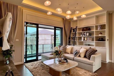 Casa de 5 dormitorios en Bang Kaeo, Tailandia № 47610 - foto 3