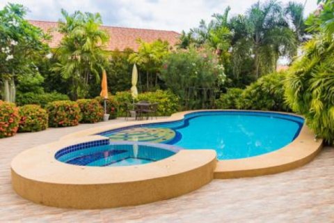 Chalet de 3 dormitorios en Hua Hin, Tailandia № 202805 - foto 3