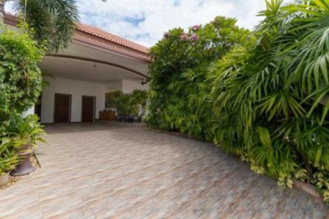 Chalet de 3 dormitorios en Hua Hin, Tailandia № 202805 - foto 5