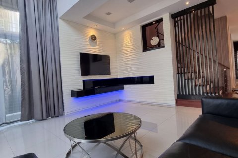 Casa de 5 dormitorios en Chatuchak, Bangkok, Tailandia № 47663 - foto 2