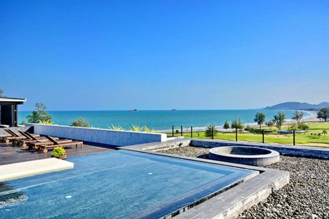 Condo in Hua Hin, Thailand, 2 bedrooms № 117128 - photo 2