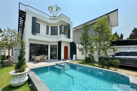 Chalet de 5 dormitorios en Chiang Mai, Tailandia № 155316