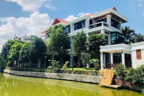 Chalet de 4 dormitorios en Chiang Mai, Tailandia № 155312