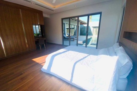 House in Bang Tao, Thailand 3 bedrooms № 175513 - photo 11