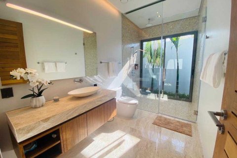 House in Bang Tao, Thailand 3 bedrooms № 175513 - photo 20