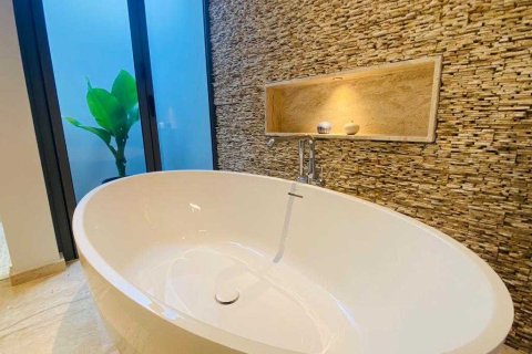 House in Bang Tao, Thailand 3 bedrooms № 175513 - photo 15