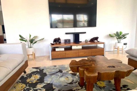 House in Bang Tao, Thailand 3 bedrooms № 175513 - photo 5