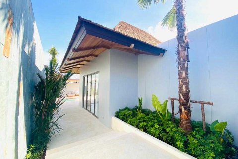 House in Bang Tao, Thailand 3 bedrooms № 175513 - photo 24