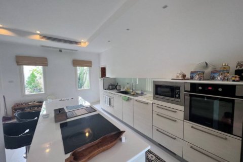 Chalet de 3 dormitorios en Hua Hin, Tailandia № 152566 - foto 6