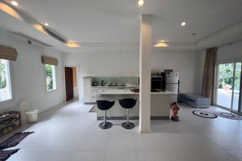 Chalet de 3 dormitorios en Hua Hin, Tailandia № 152566 - foto 5
