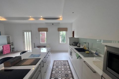 Chalet de 3 dormitorios en Hua Hin, Tailandia № 152566 - foto 4