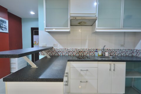 Condominio de 1 dormitorio en Bang Lamung, Tailandia № 205069 - foto 2