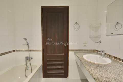 Condominio de 1 dormitorio en Bang Lamung, Tailandia № 205069 - foto 16