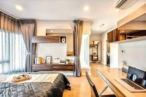 Condominio de 2 dormitorios en Khlong Toei, Bangkok, Tailandia № 120414 - foto 3
