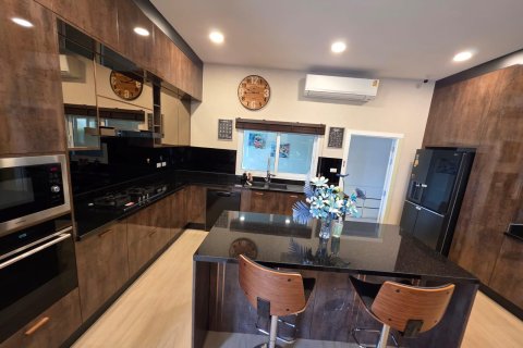 House in Pattaya, Thailand 3 bedrooms № 158786 - photo 9