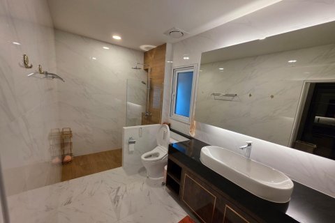 House in Pattaya, Thailand 3 bedrooms № 158786 - photo 17