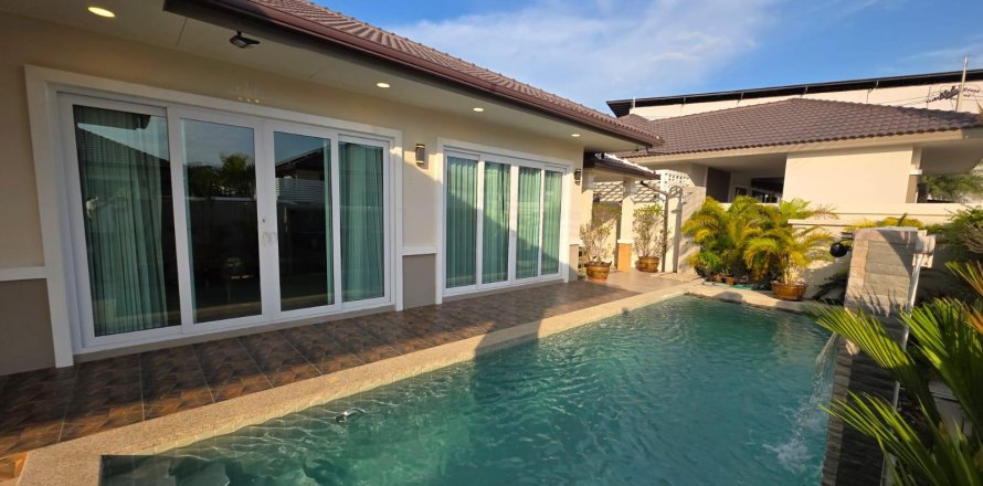 House in Pattaya, Thailand 3 bedrooms № 158786