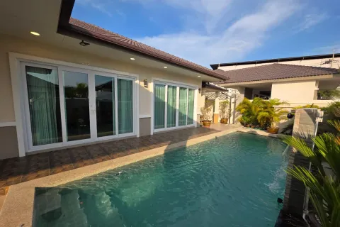 House in Pattaya, Thailand 3 bedrooms № 158786 - photo 25
