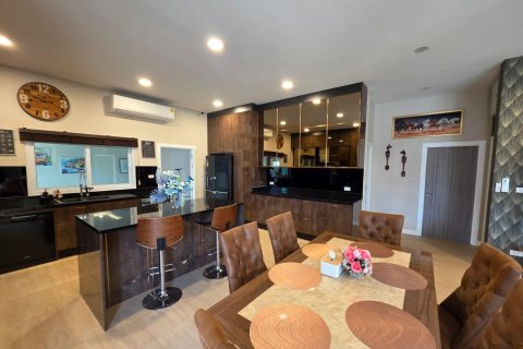 House in Pattaya, Thailand 3 bedrooms № 158786 - photo 7