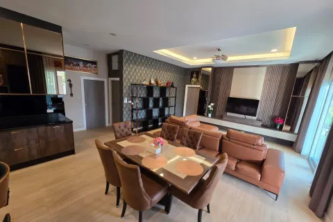 House in Pattaya, Thailand 3 bedrooms № 158786 - photo 30