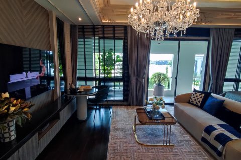 Chalet de 5 dormitorios en Lat Phrao, Bangkok, Tailandia № 165435 - foto 11