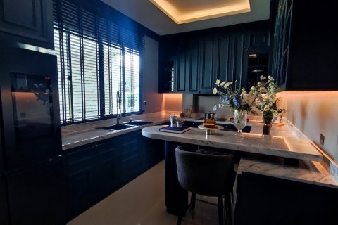 Chalet de 5 dormitorios en Lat Phrao, Bangkok, Tailandia № 165435 - foto 5
