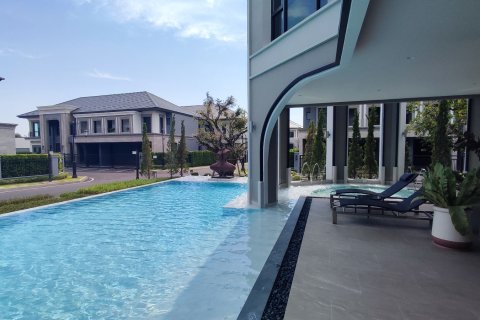Villa in Lat Phrao, Bangkok, Thailand 4 bedrooms № 165436 - photo 28