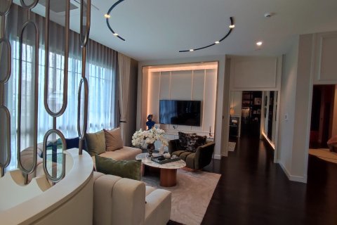 Villa in Lat Phrao, Bangkok, Thailand 4 bedrooms № 165436 - photo 7