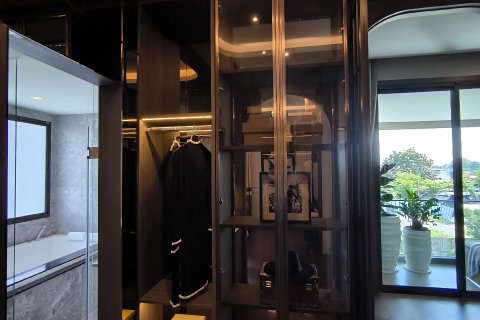 Chalet de 5 dormitorios en Bangkok, Tailandia № 165438 - foto 5