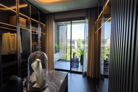 Chalet de 5 dormitorios en Bangkok, Tailandia № 165438 - foto 7