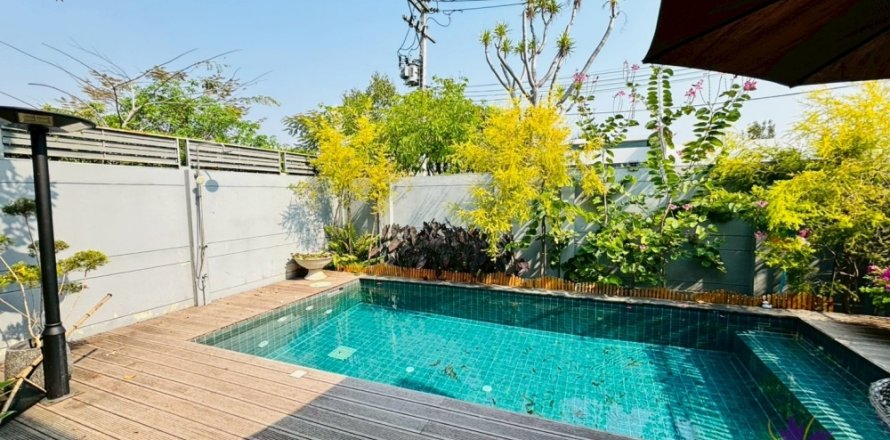 Casa de 3 dormitorios en Hang Dong, Tailandia № 169668