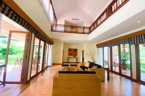 Chalet de 4 dormitorios en Phuket, Tailandia № 163838 - foto 7