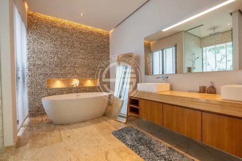 Chalet de 4 dormitorios en Phuket, Tailandia № 190691 - foto 7